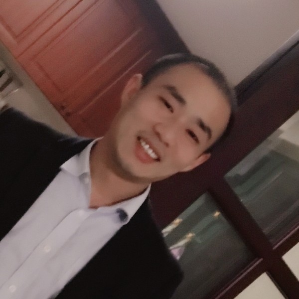 高山用烂漫的照片