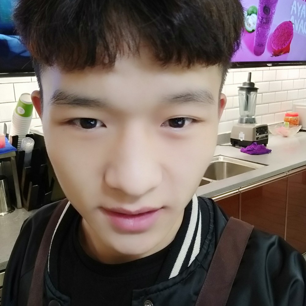来杯可乐。加冰的照片