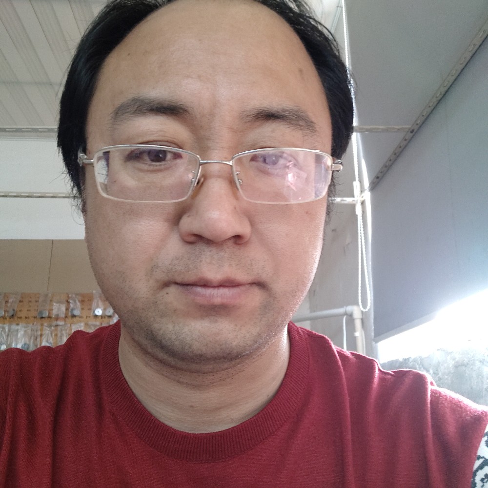 石头拿顺心的照片