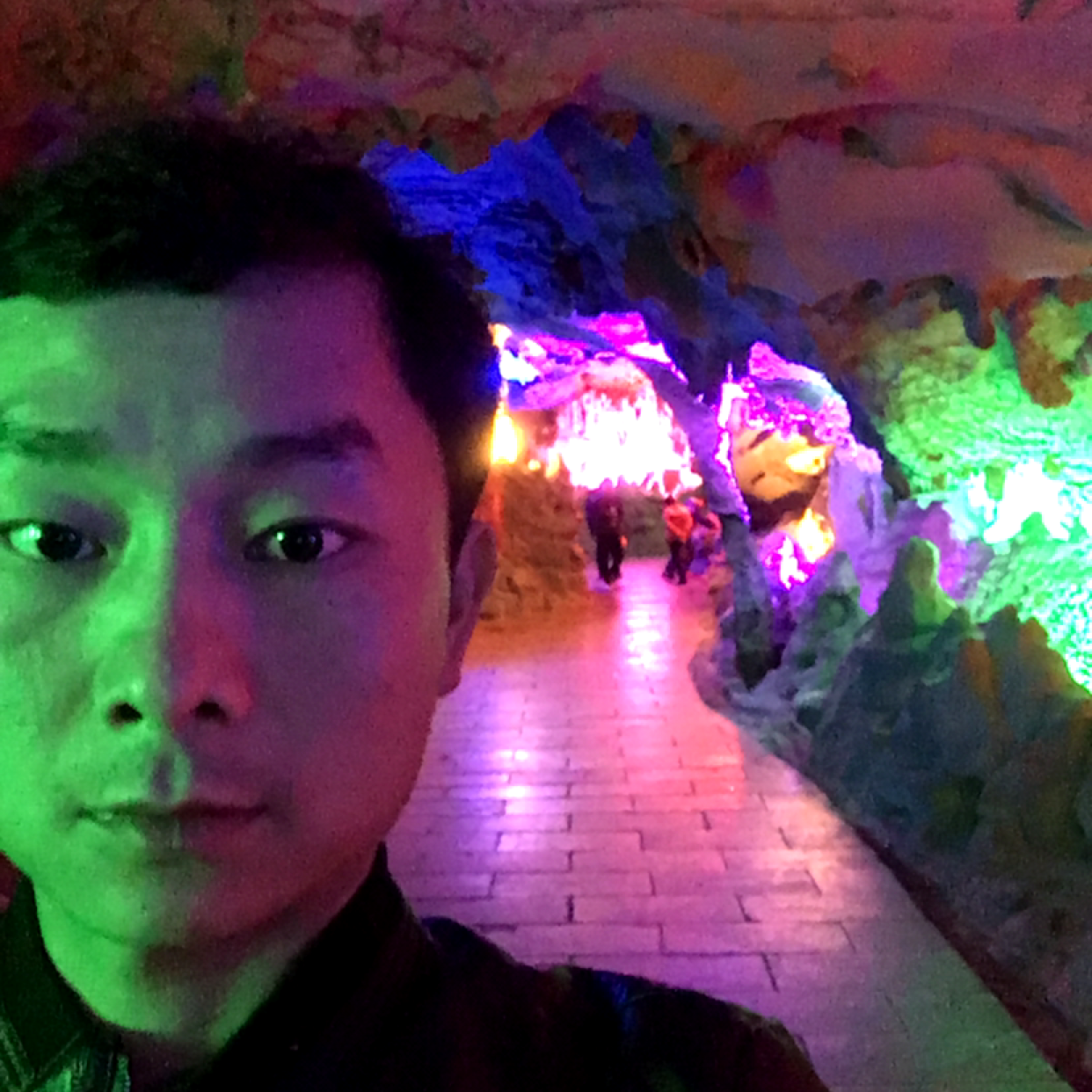 台灯伶俐的照片