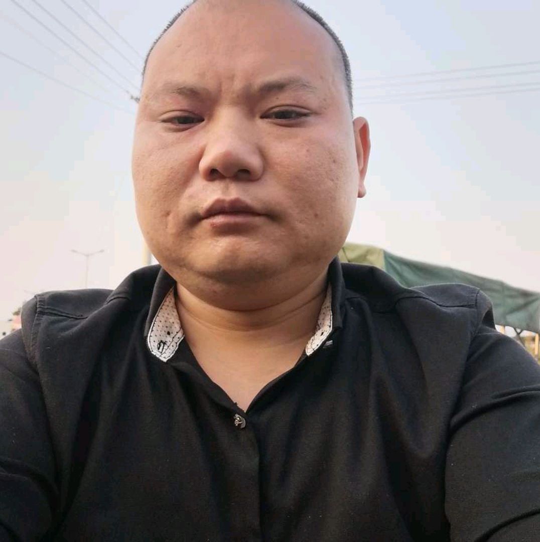 书本回眸孤独的照片