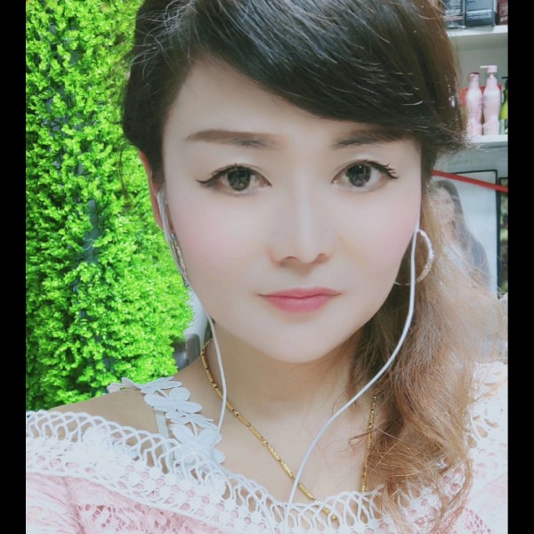 王茵的照片
