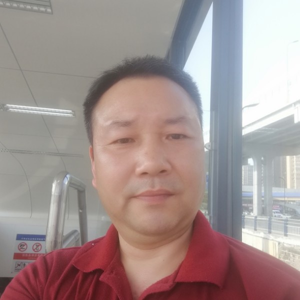 孤寂老男孩的照片