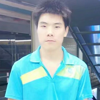 现代拿钢笔的照片