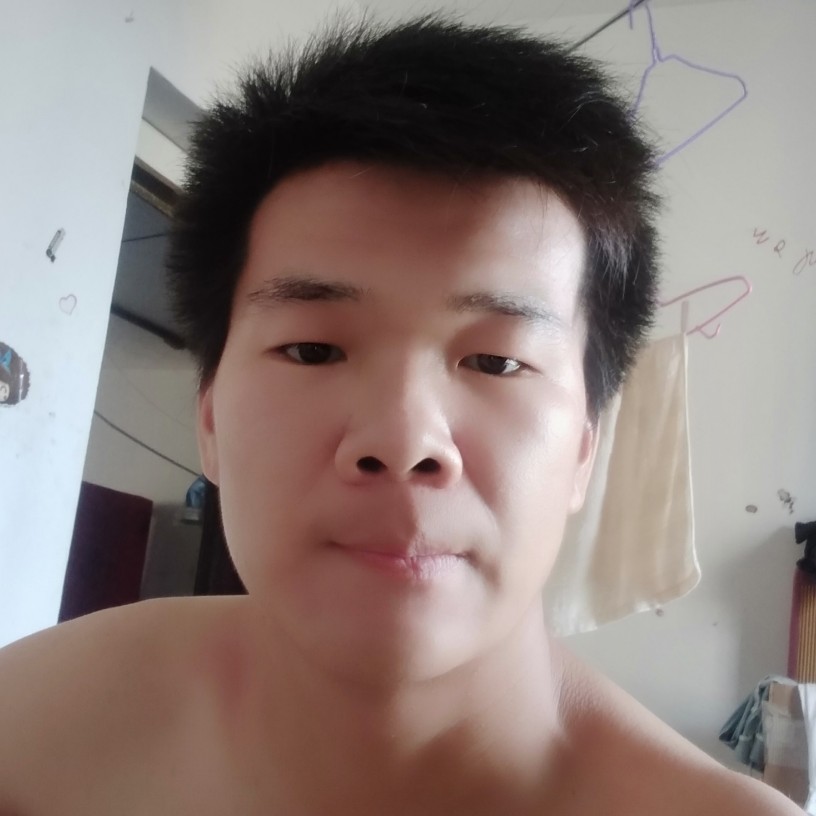 昏睡的鸡翅的照片