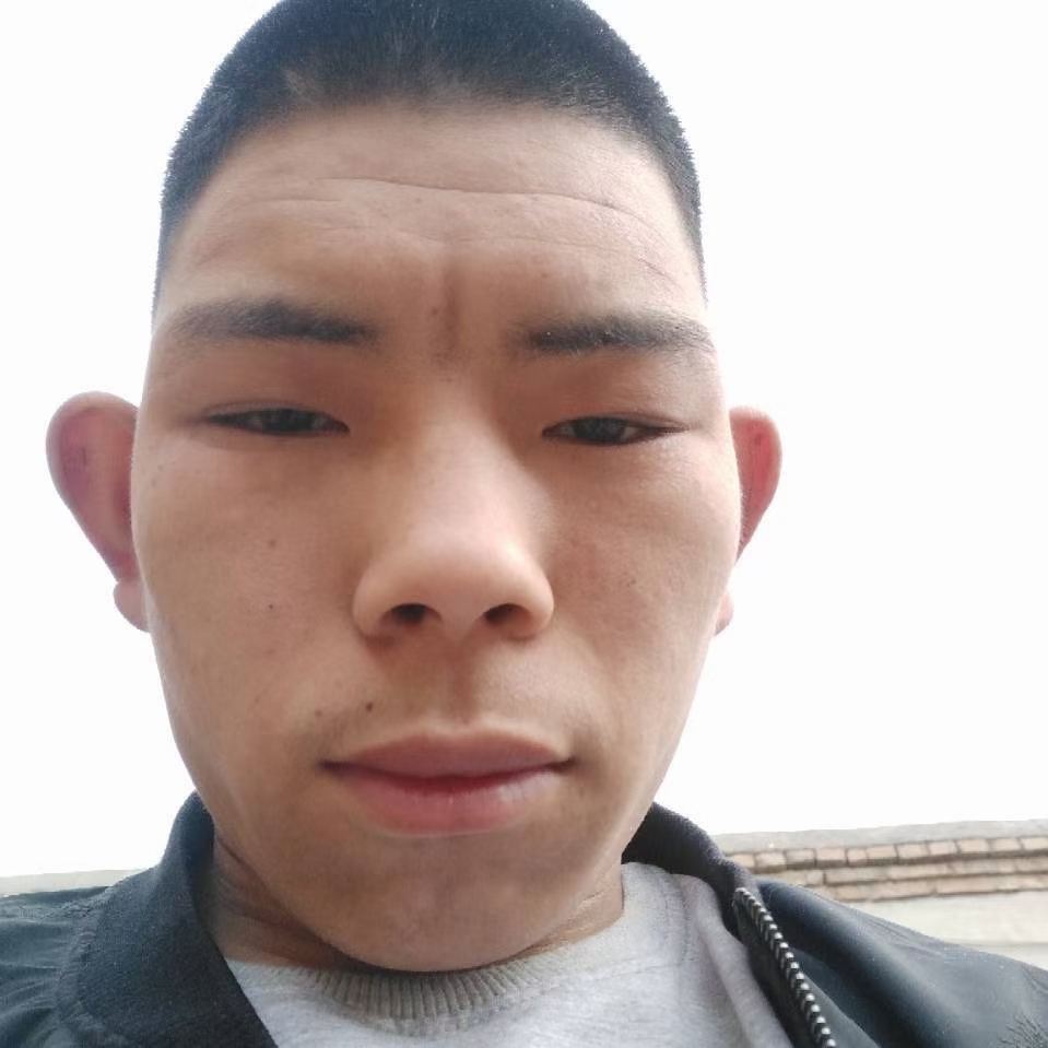 李少龙的照片