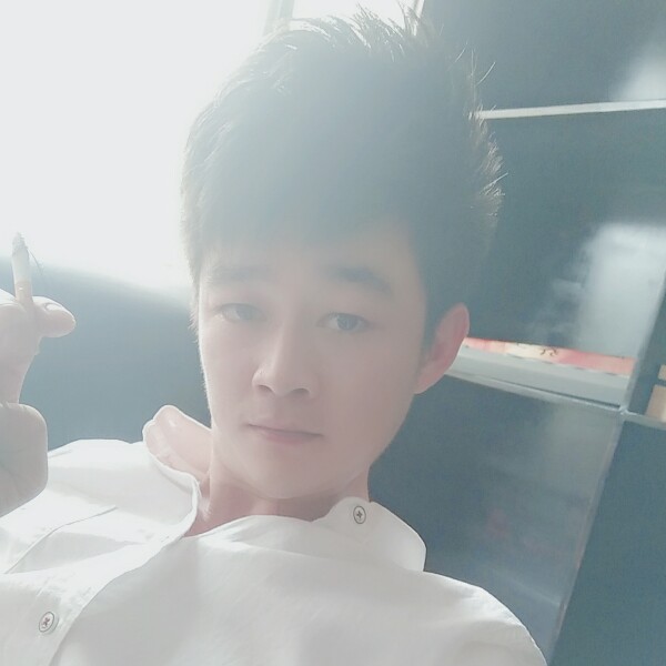 血色男儿的照片