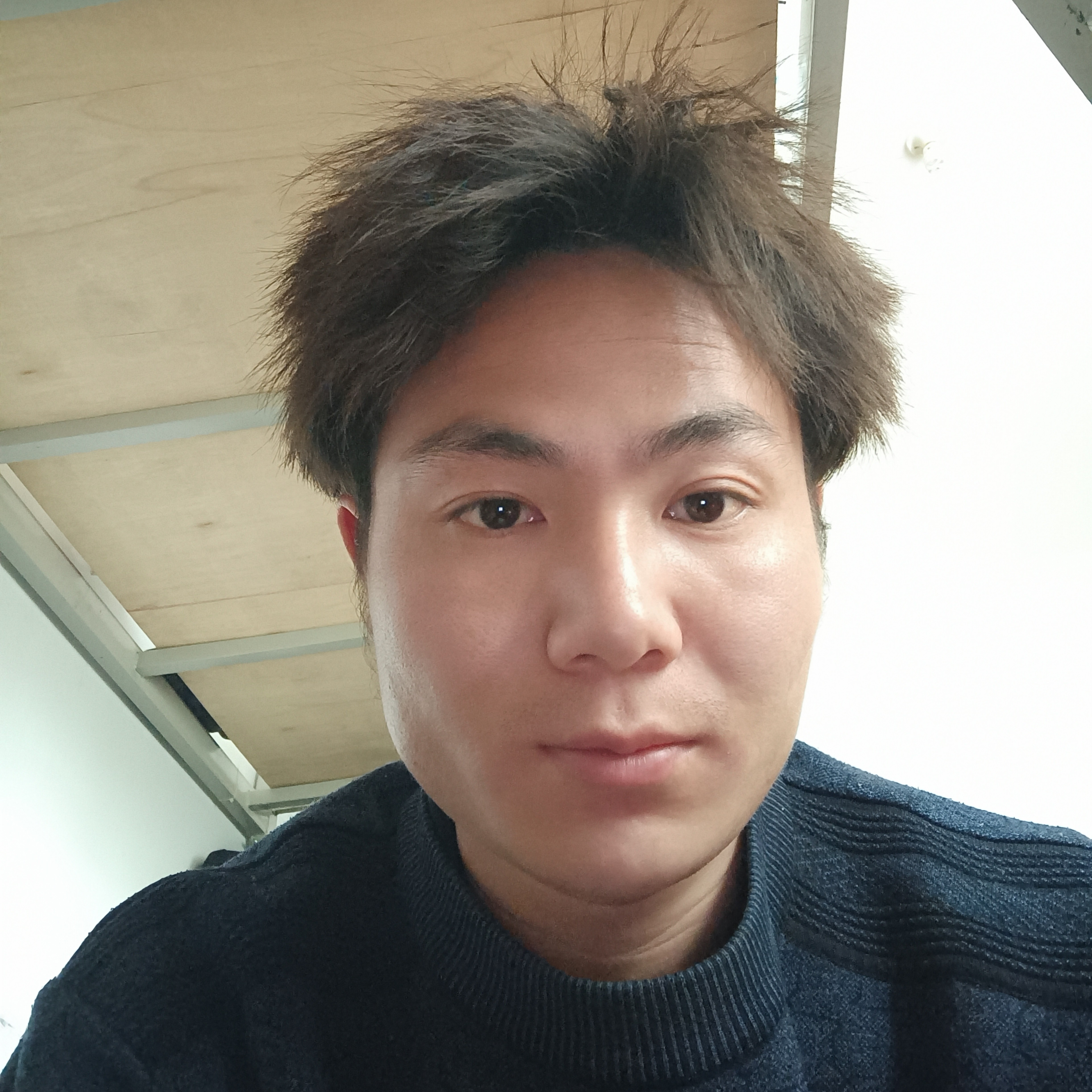英勇蹙眉咖啡的照片