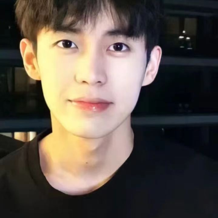包容向老师的照片