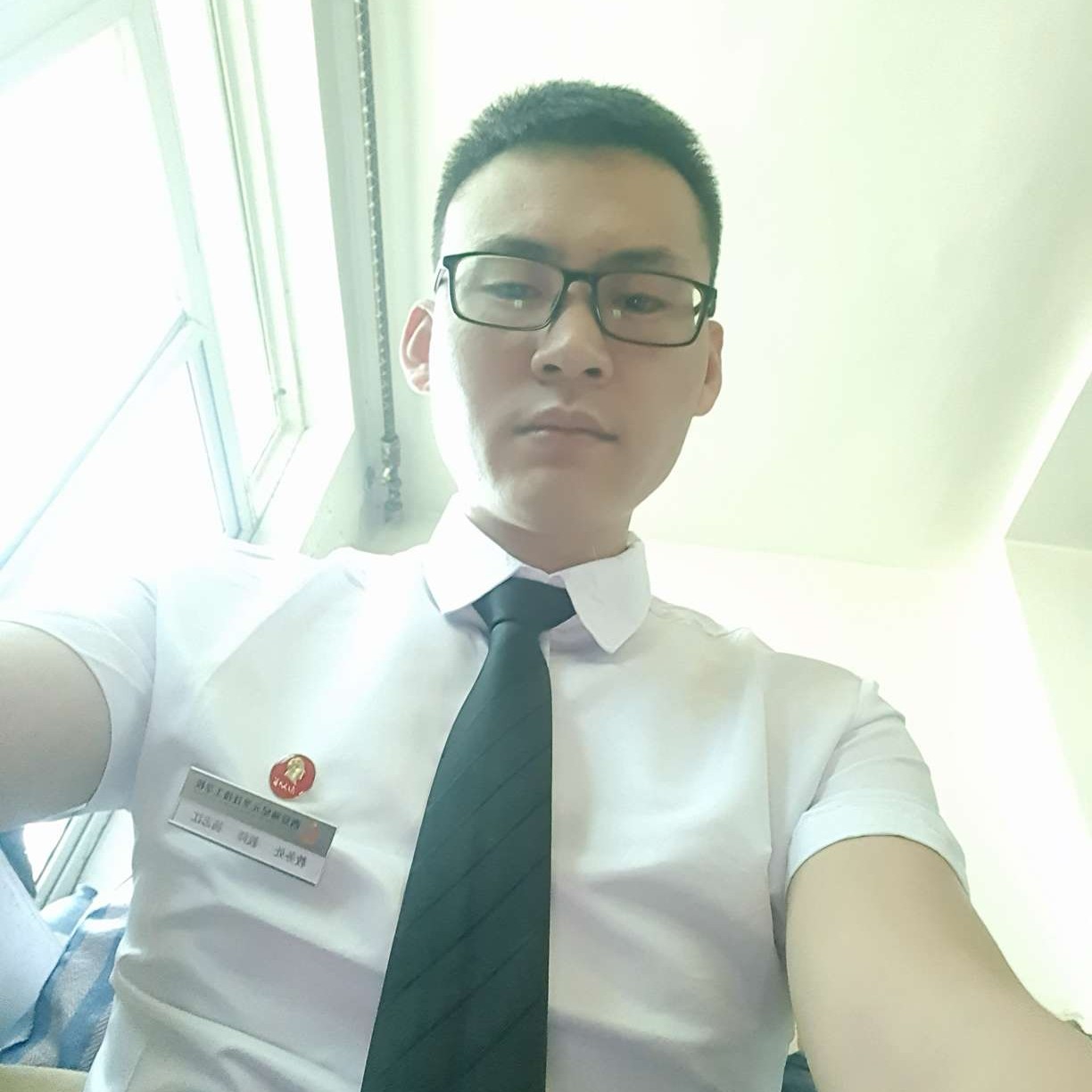 睨望深渊的照片