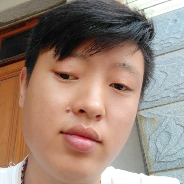 复杂苦恋青衫的照片