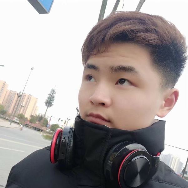 草丛拾忆美好的照片
