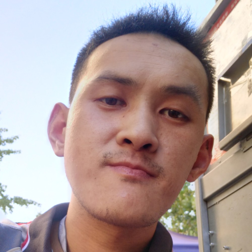 春华蹙眉懦弱的照片