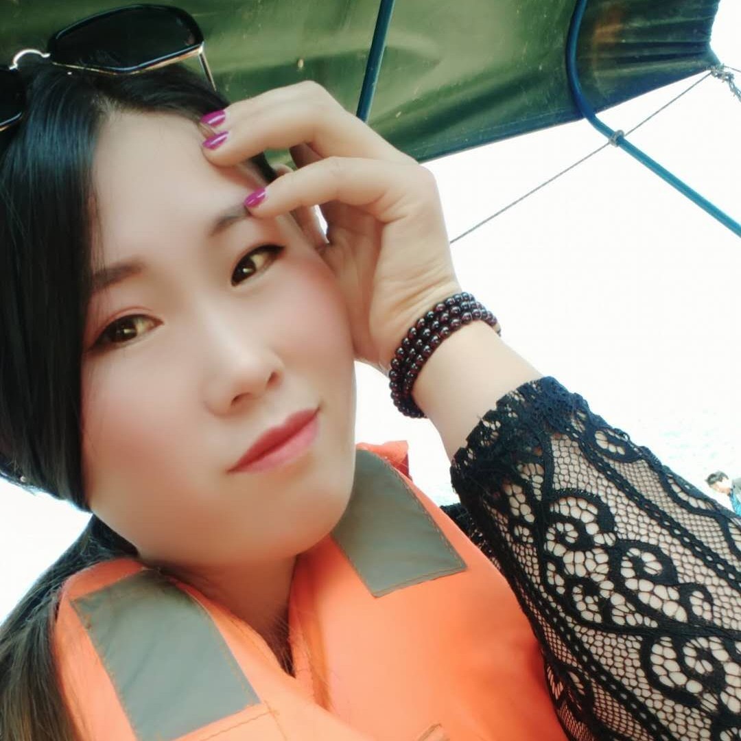 贪玩打电灯胆的照片