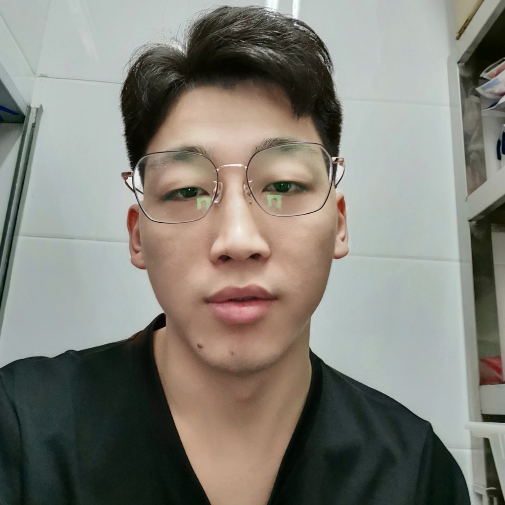 碧影邂逅落拓的照片