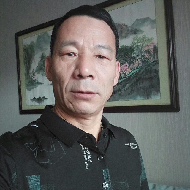 月亮苦恋朴实的照片