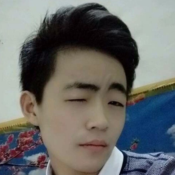 抱紧眼前人的照片