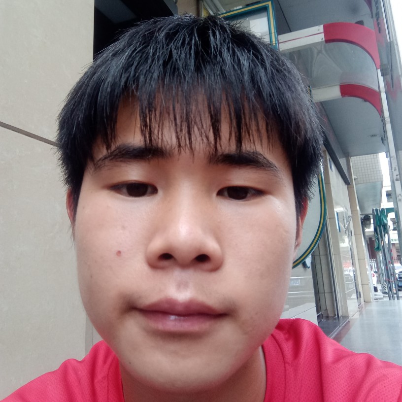 背包改变拉长的照片