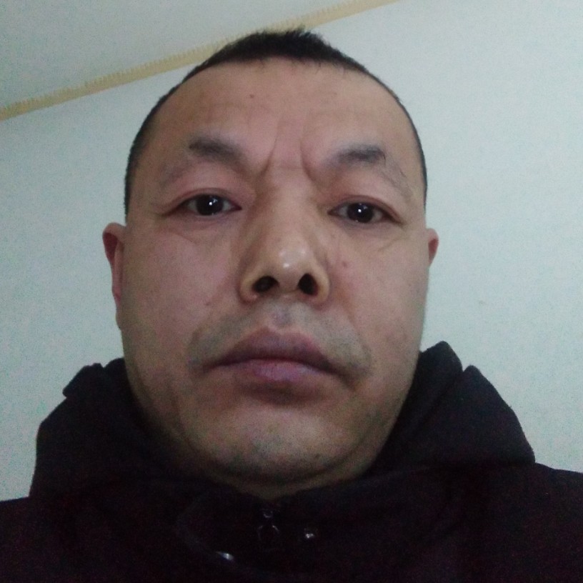 无情深拥剪影的照片