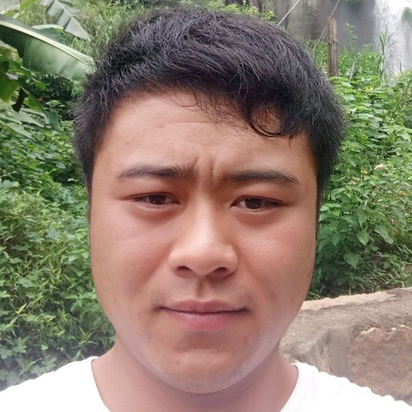 黄刚刚的照片
