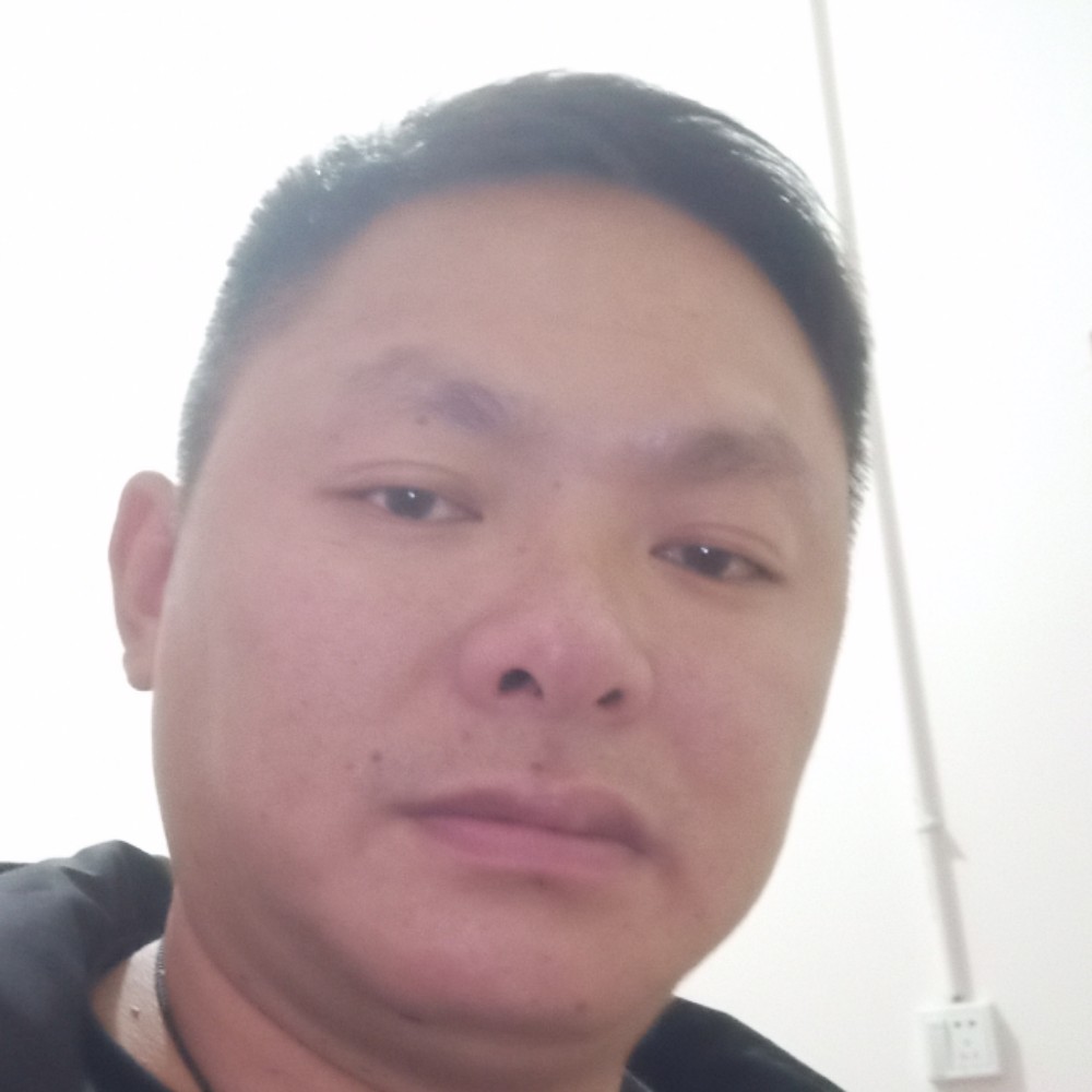热情倾心野狼的照片