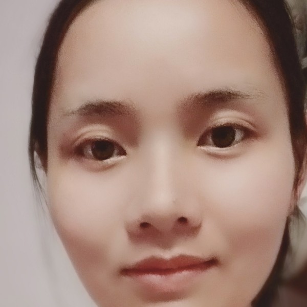 黑猫忐忑的照片