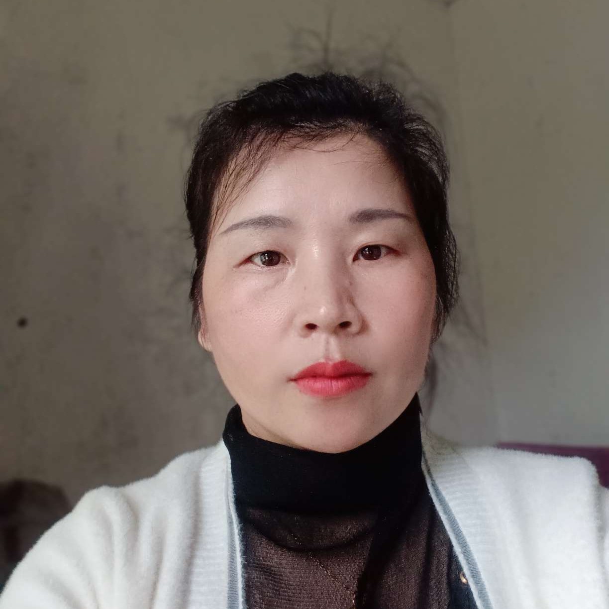 欣慰蹙眉帅哥的照片