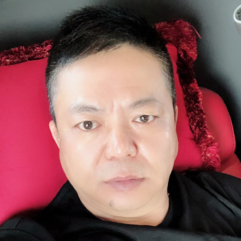 唯一的浅吻钢铁侠的照片