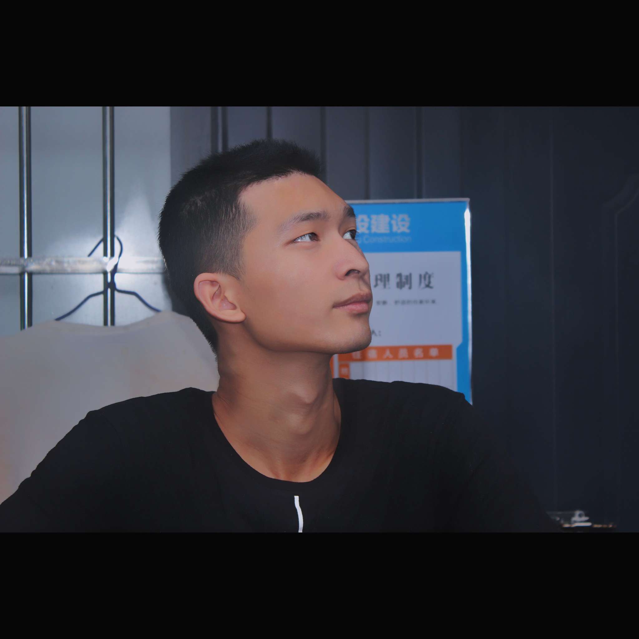 洋葱挽手刻苦的照片