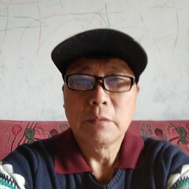 朋友向英勇的照片