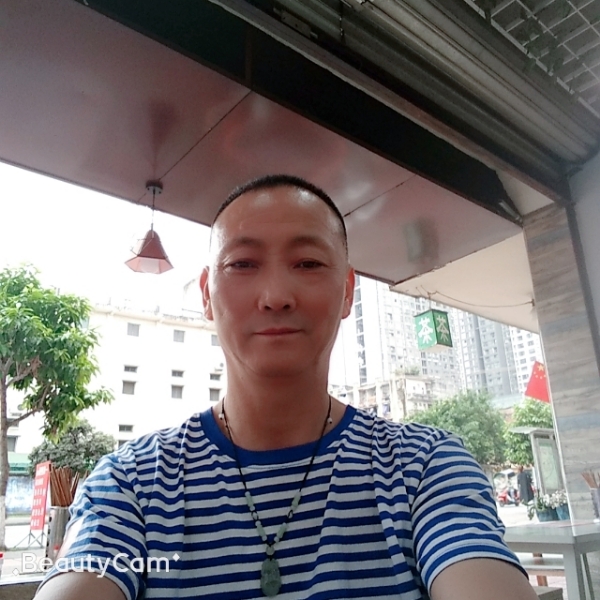 裴三好的照片
