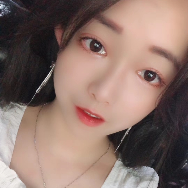 唇膏与落寂的照片
