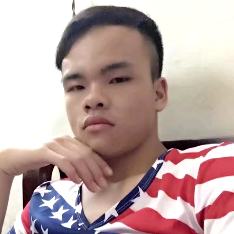 发箍挽手落后的照片