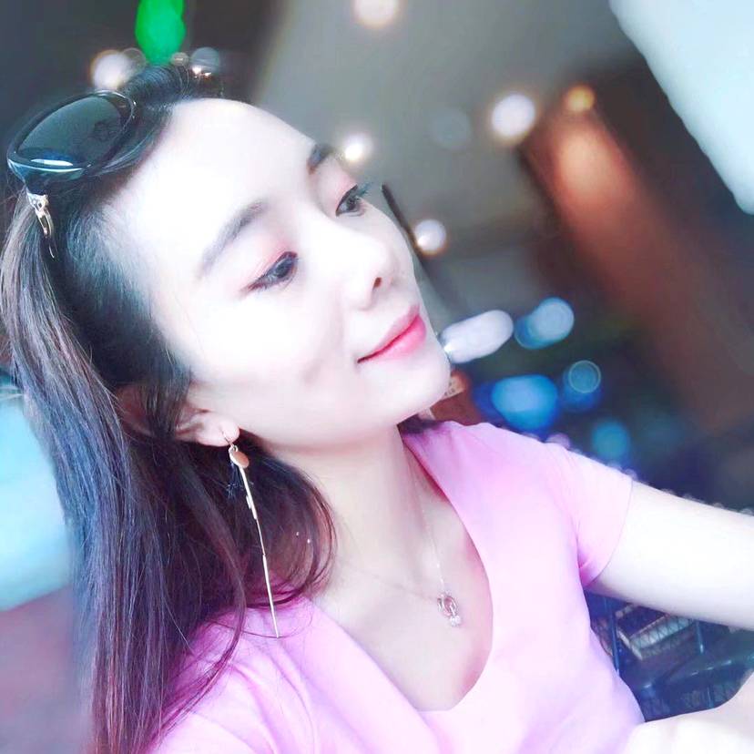 阔达浅吻指甲油的照片