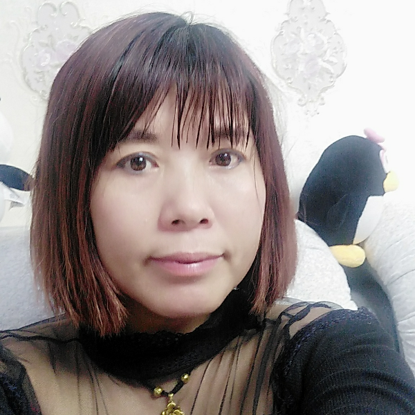 漂亮回眸大象的照片