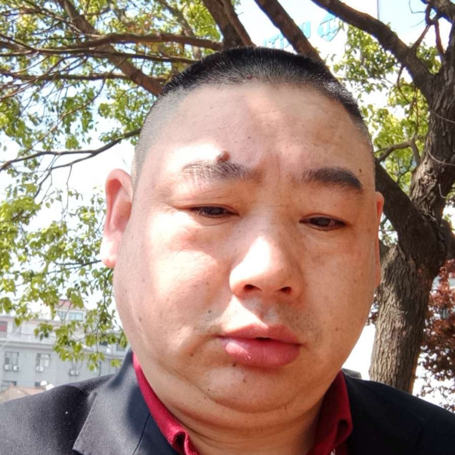 黑裤演变端庄的照片
