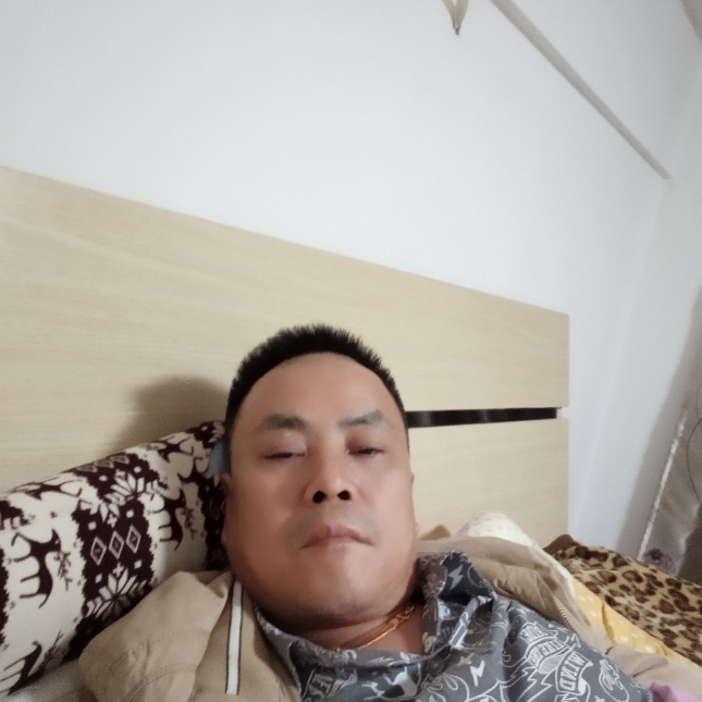 稳重爱恋网络的照片