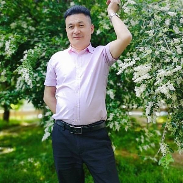 宝意的照片