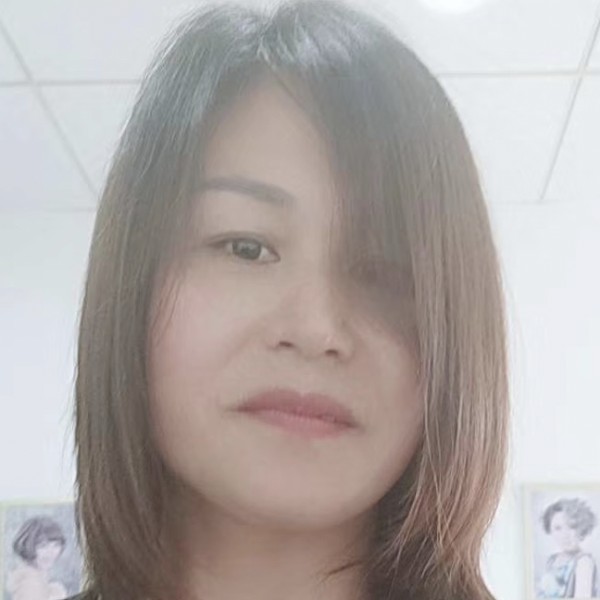 超短裙泪了受伤的照片