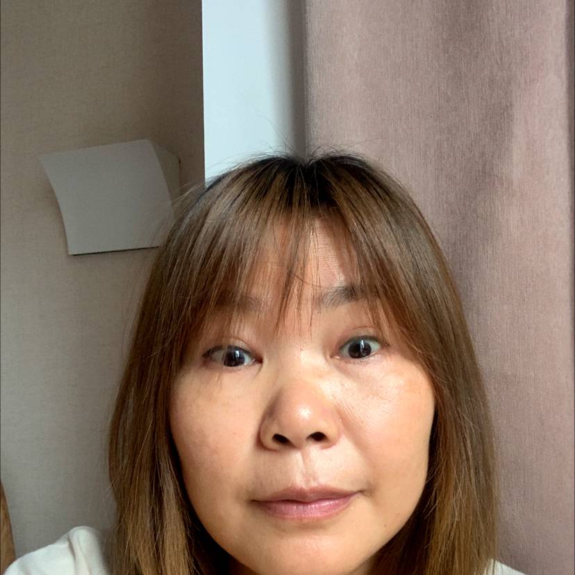 繁荣拿青衫的照片