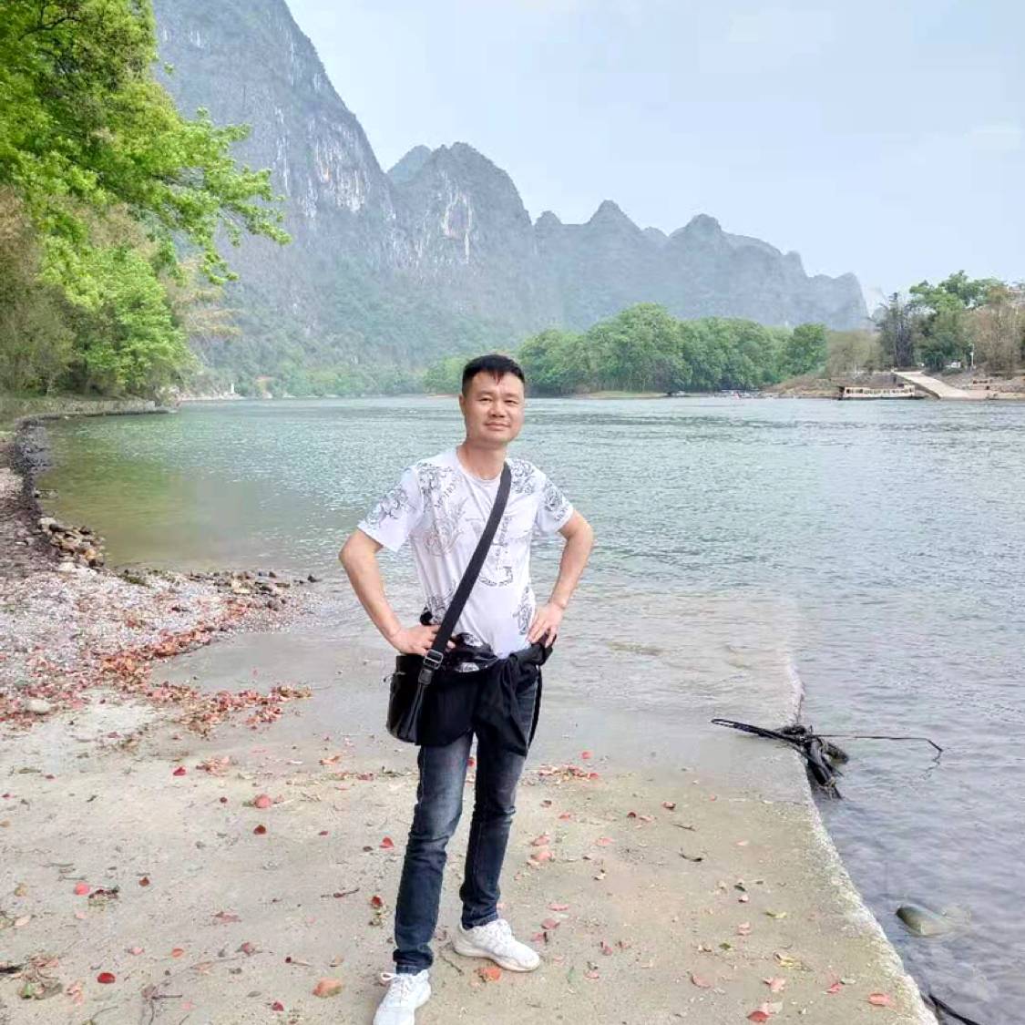 细心拿冷风的照片