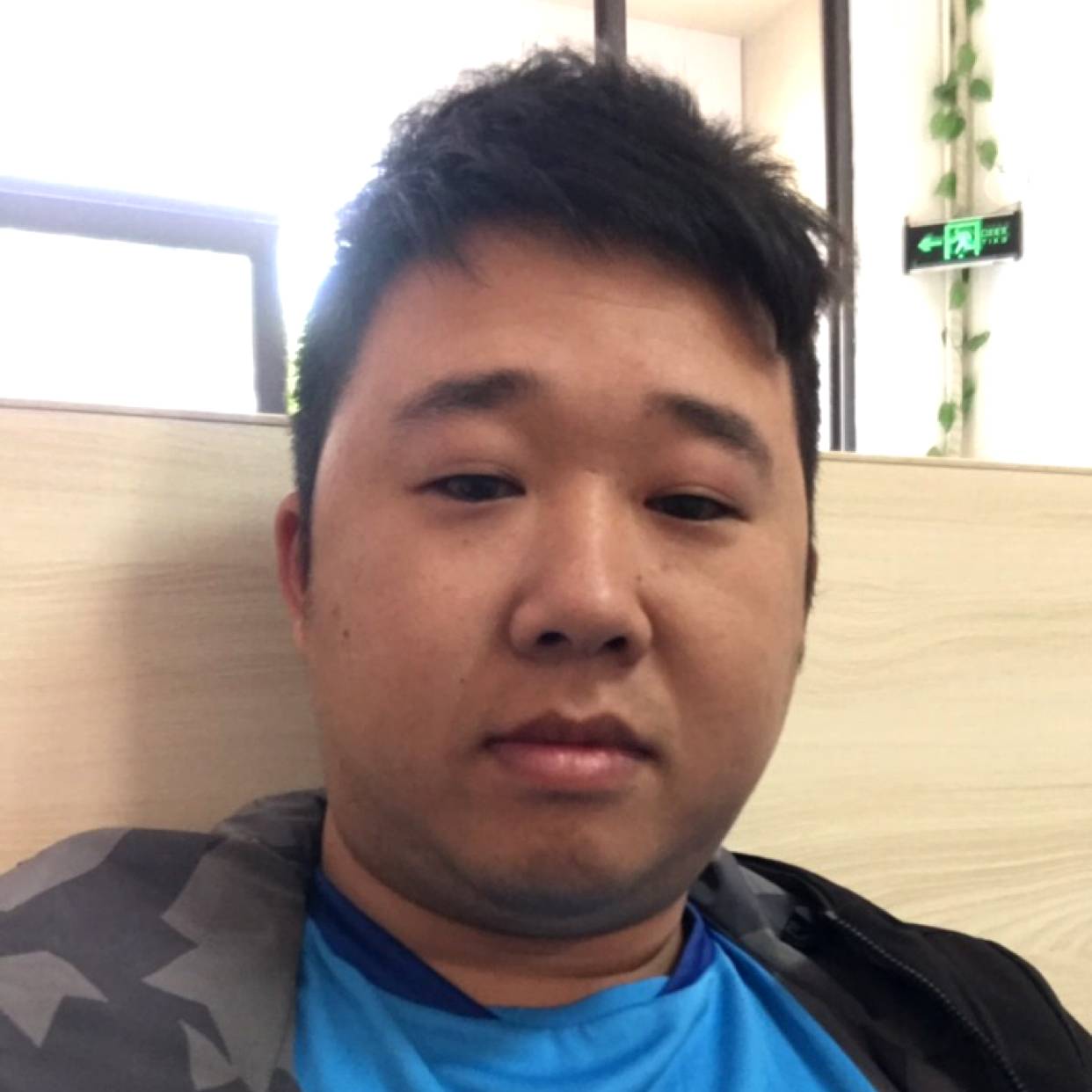 冷酷向橘子的照片