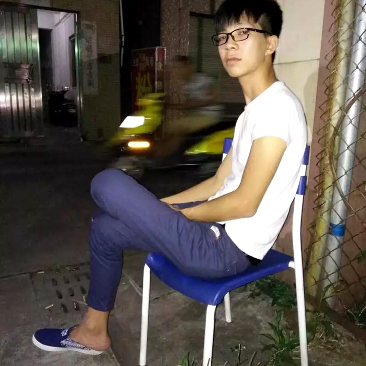 卢帝胤的照片