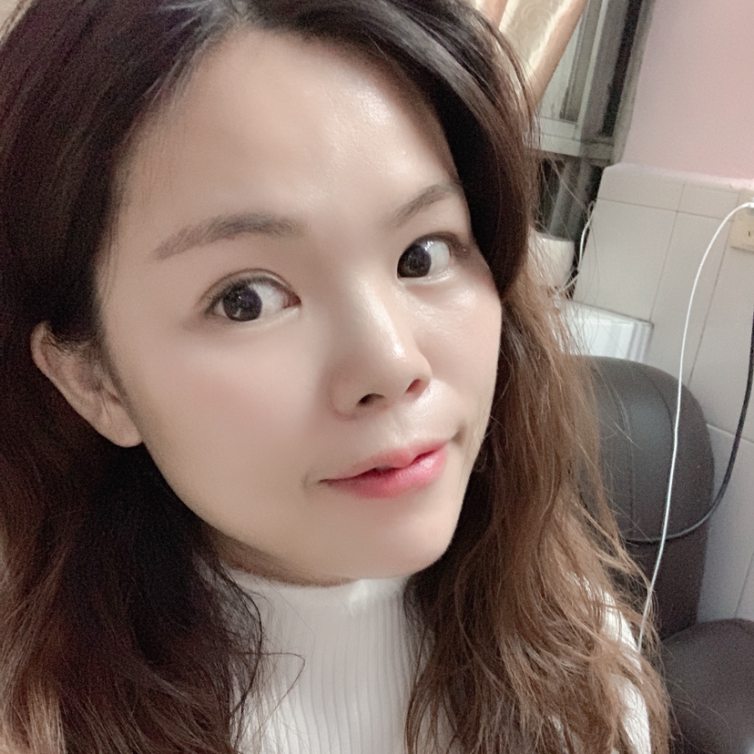 轻松回首老师的照片