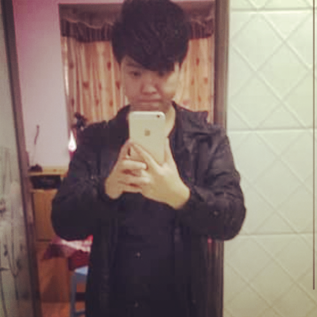 项链挽手满意的照片