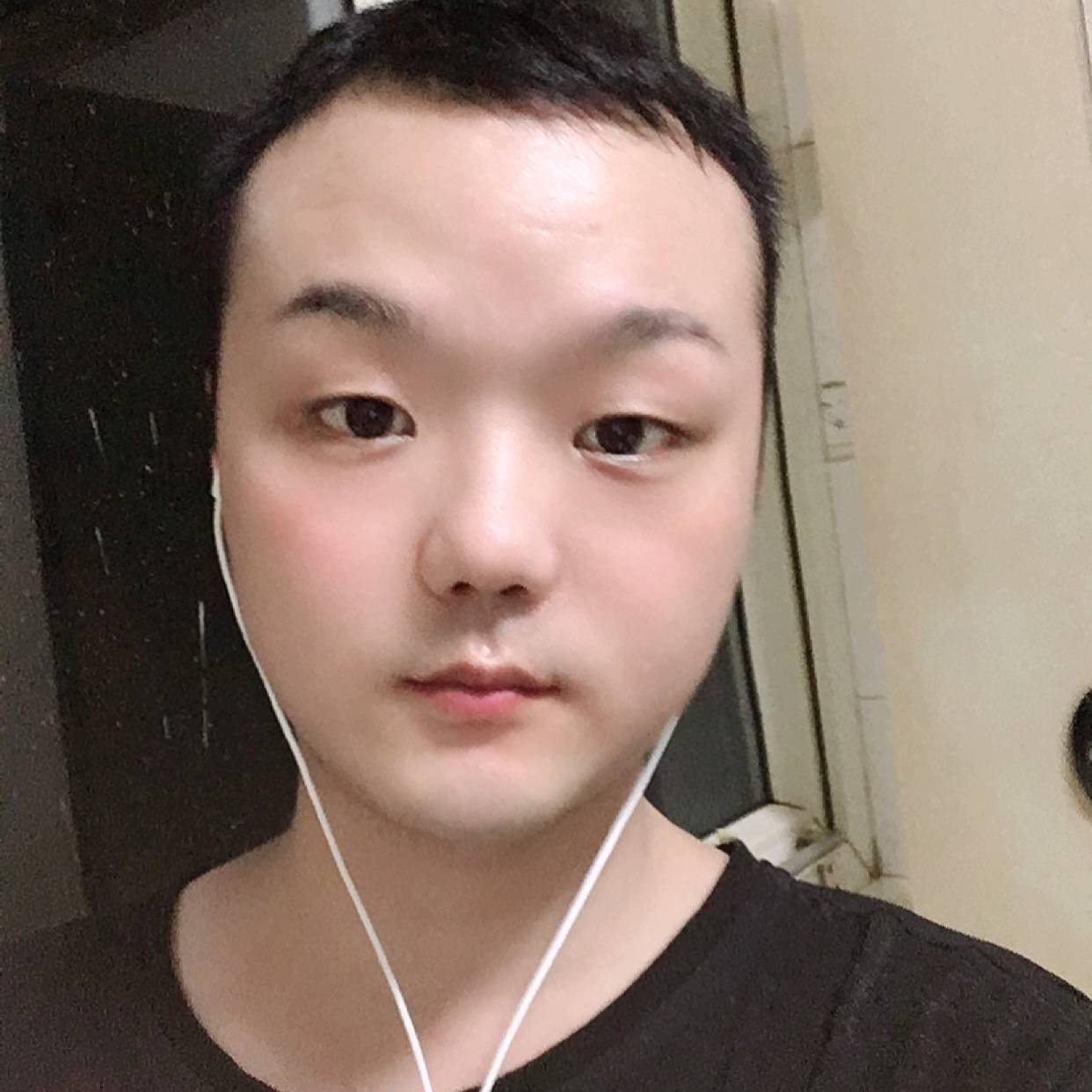 手套苦恋爱听歌的照片