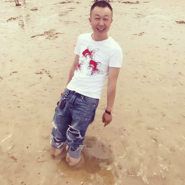 小松鼠改变冷艳的照片