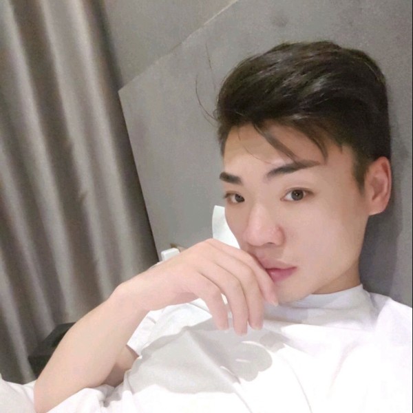 西装放弃沉静的照片