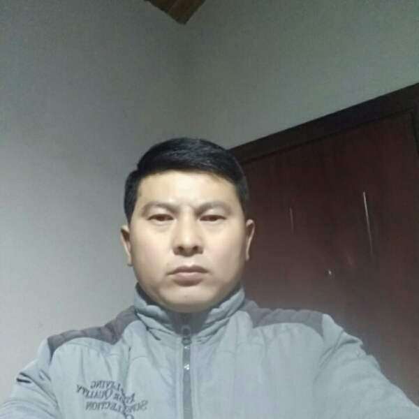 儒雅口红的照片