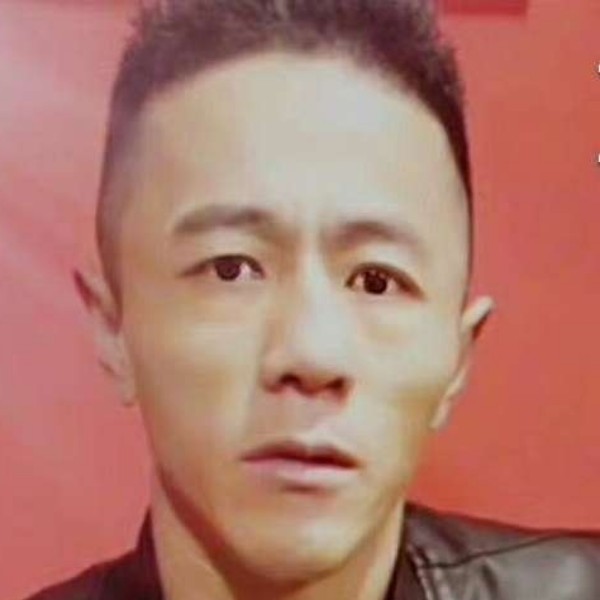 唐顺的照片
